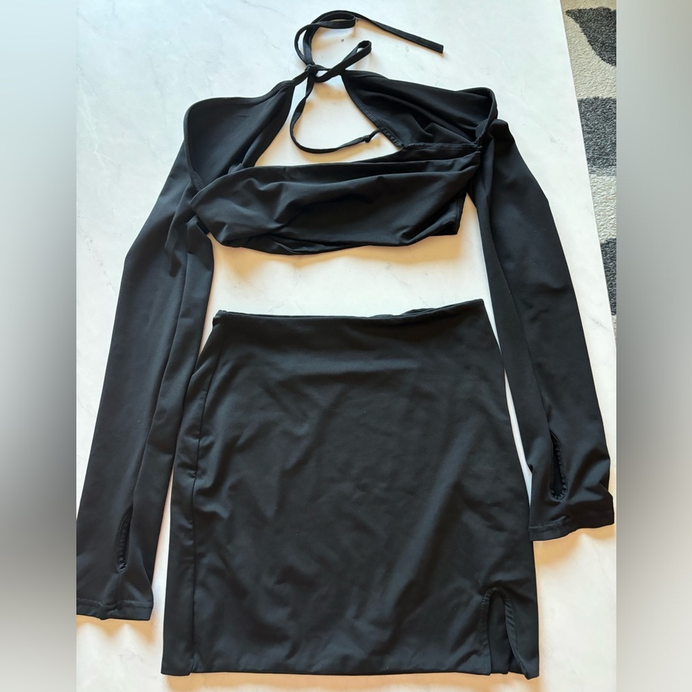 Black mini skirt & crop top